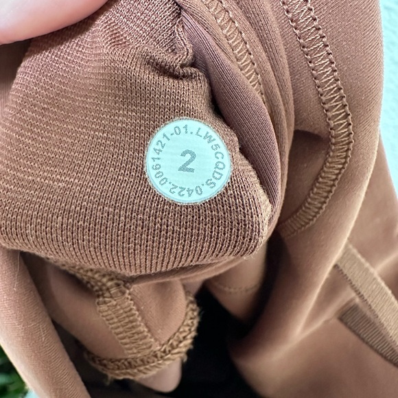 Lululemon Wunder Train Leggings. Size 2. 25”length 🤎 - Picture 2 of 2